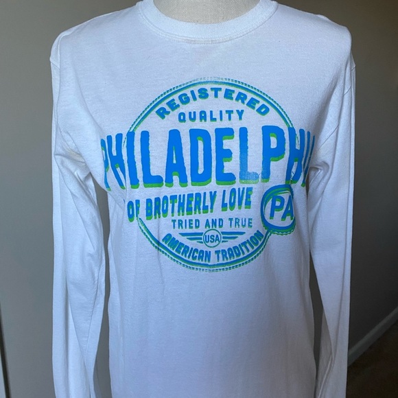 Gildan | Philadelphia | Women’s | Long-Sleeve | T-Shirt - Picture 4 of 16